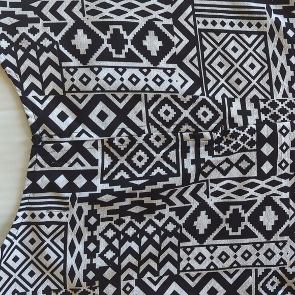 Faded Glory High Low Sleeveless Top XL Black White Pattern - Picture 6 of 14